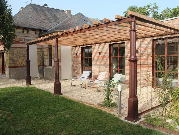 Location de vacances pour 7 personnes, avec piscine ainsi que terrasse et jardin à Beaumont-en-Véron - 4