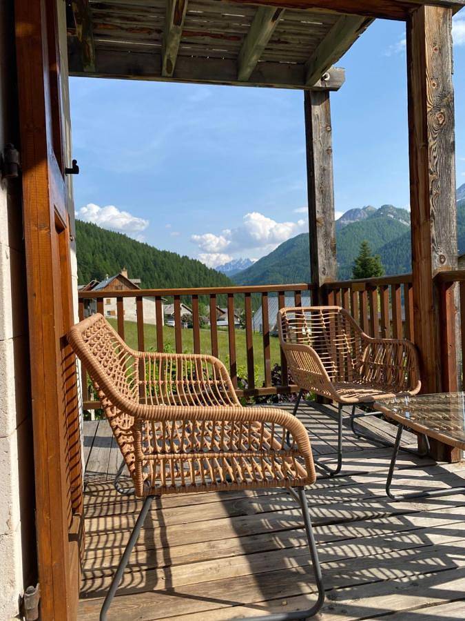 Gîte pour 12 personnes, avec sauna et jardin ainsi que vue et piscine à Arvieux - 2