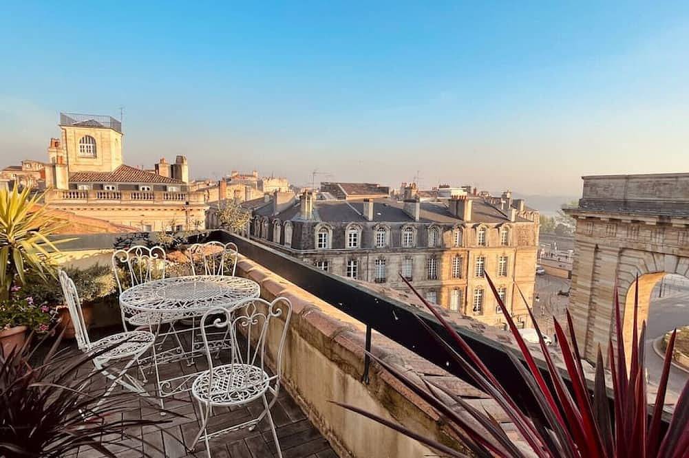 Ganze Wohnung, Bordeaux-Terrasse - spektakuläre Aussicht, Klimaanlage, schnelles Wifi in Bordeaux, Bordeaux und Umgebung