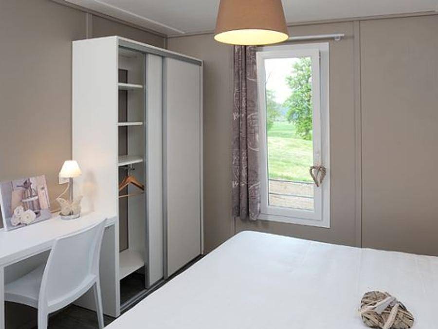 Village Vacances Bel-Air Village Les Demeures du Lac - Mobilheim 4 personen - Cottage Premium 2 Zi 4 Personen Anreise Sonntag in Saint-Rémy-sur-Durolle, Regionaler Naturpark Livradois-Forez