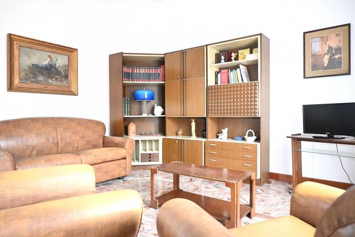 Entire apartment, Se274 – Marotta, spacious four-room apartment with parking space in Marotta, Mondolfo Region
