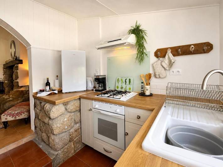 Location de vacances pour 2 personnes, avec Terrasse et Jardin ainsi que Piscine et Sauna à Saint-Saud-Lacoussière - 4