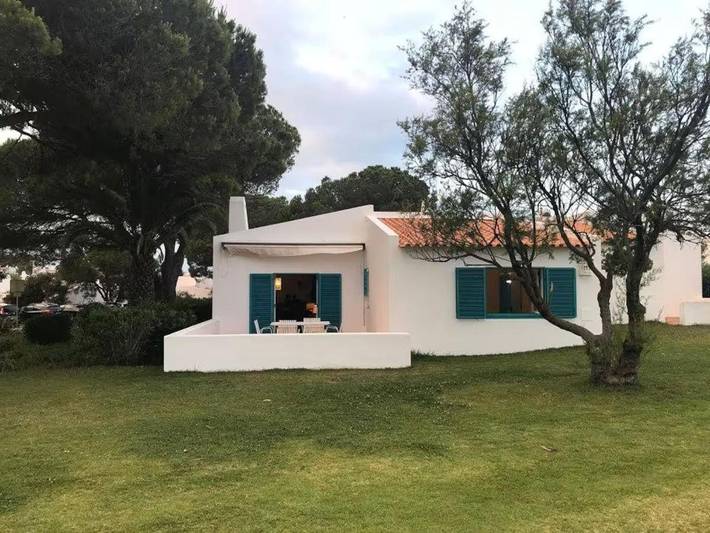 Casa de férias para 8 pessoas, com Varanda e Jacuzzi e ainda Terraço and Jardim em Praia da Prainha