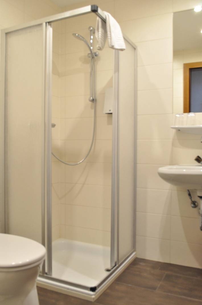 Doppelzimmer mit Dusche, Wc in Marktgemeinde Podersdorf am See, Neusiedlersee-Hügelland
