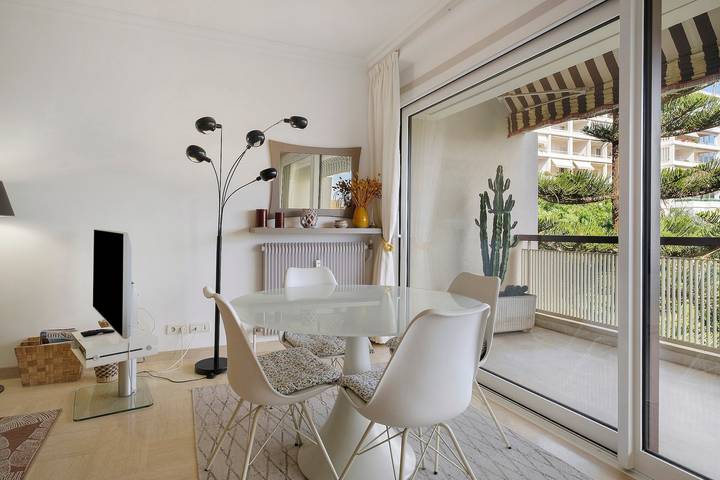 Hel lägenhet, Apartment '3 Pièces Cannes' with Shared Terrace, Wi-Fi and Air Conditioning in Cannes, Medelhavskusten (Frankrike)