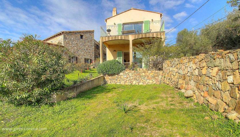 Gîte pour 4 personnes, avec Terrasse ainsi que Jardin et Vue