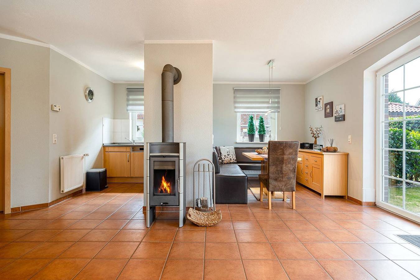Schönes Ferienhaus (100qm) für 6 Personen und Hund mit Kamin, Sauna und Garten in Norden, Norden und Umgebung