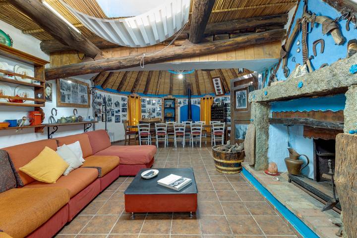 Villa 'Orgoai' with Mountain View, Wi-Fi and Air Conditioning in Orgosolo, Barbagia