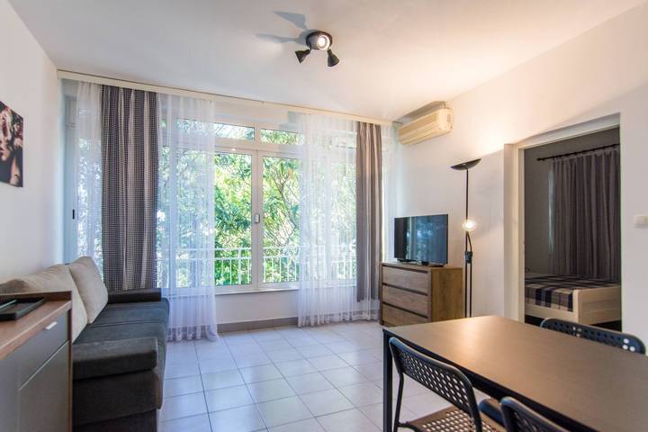 Ferienwohnung für 3 Personen, mit Balkon/Terrasse in Biograd na Moru