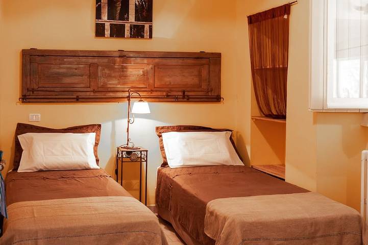 Casa di campagna di lusso con vasca idromassaggio all'aperto, lezione di cucina ad alta velocità Wi-Fi Adsl in Cisternino, Salento