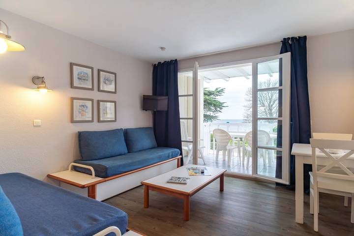 Vakantiewoning voor 4 personen, with Balkon and Tuin as well as Zwembad in Bénodet