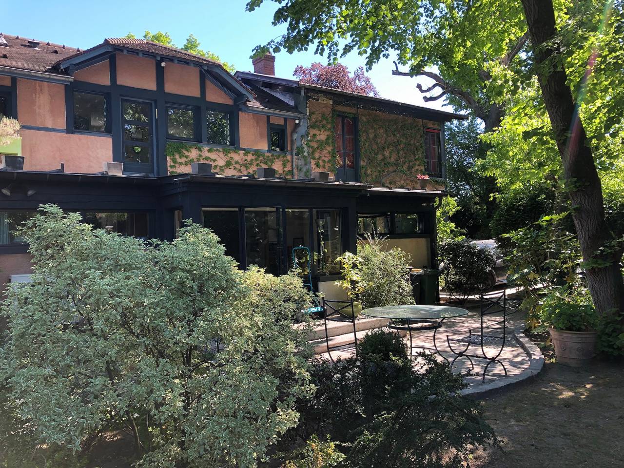 Casa de huéspedes 'Renoir' con jardín privado y Wi-Fi in Croissy-sur-Seine, Yvelines