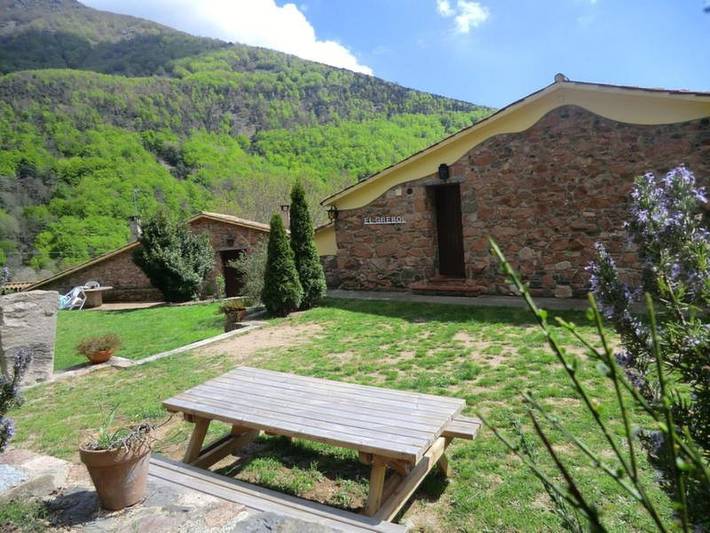 Location de vacances pour 5 personnes, avec vue ainsi que jardin et piscine à Montseny - 2