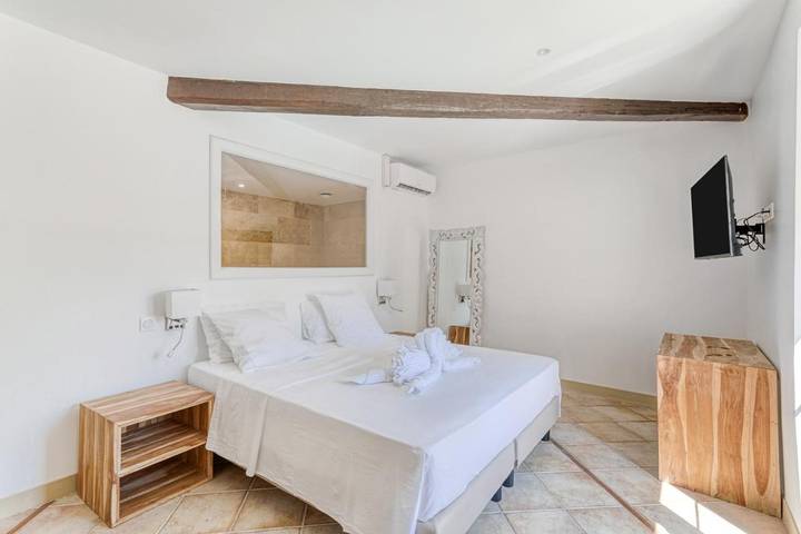 Hôtel pour 2 personnes, avec jardin à Gignac-la-Nerthe - 4