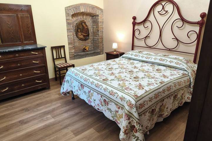 Toskana Villa 4 Schlafzimmer, jedes mit Bad, atemberaubender Aussicht, Pool, A/C in San Gimignano, Siena Provinz
