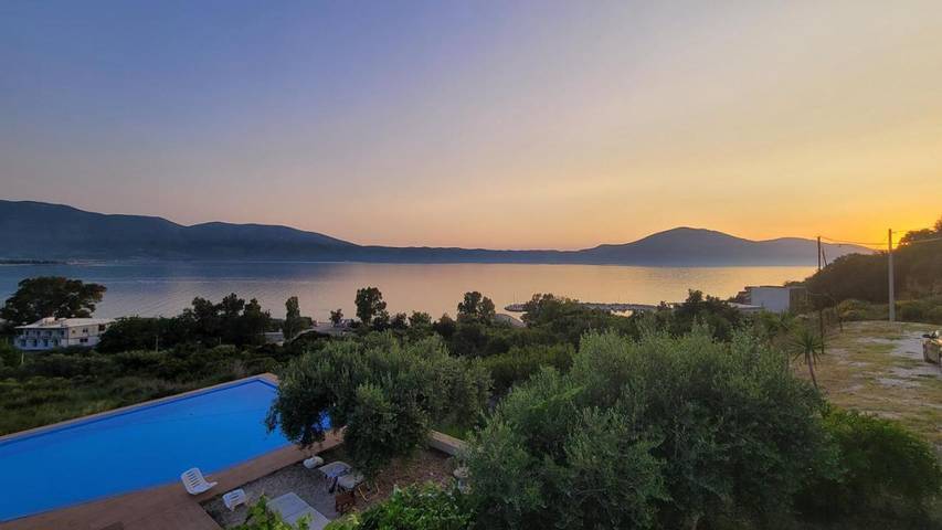 Appartement de vacances pour 5 personnes, avec piscine ainsi que balcon et vue, animaux acceptés