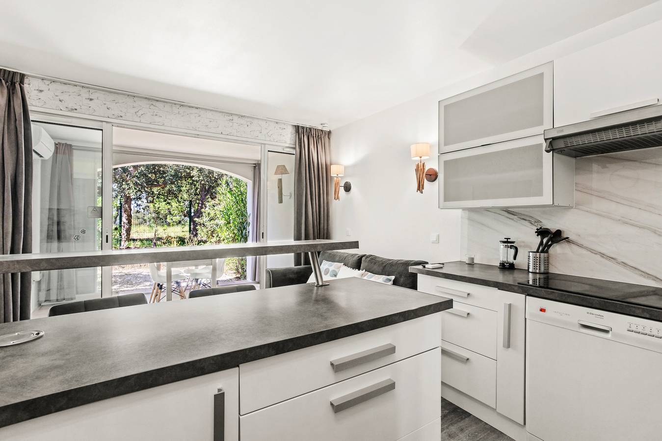 Appartement entier, Appartement avec piscine et tennis in Grimaud, Côte méditerranéenne (France)
