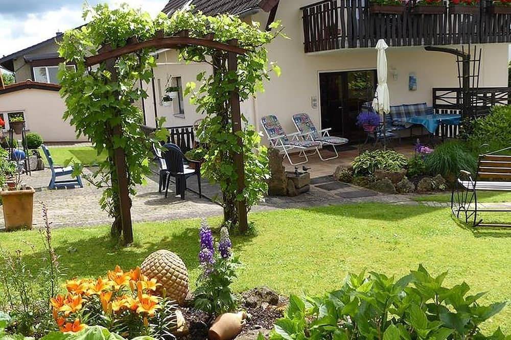 Geheel appartement, Gertrud Wieser appartementhuur - 2 slaapkamer appartement - Niet roken - in Lissendorf, Vulkaan-Eifel