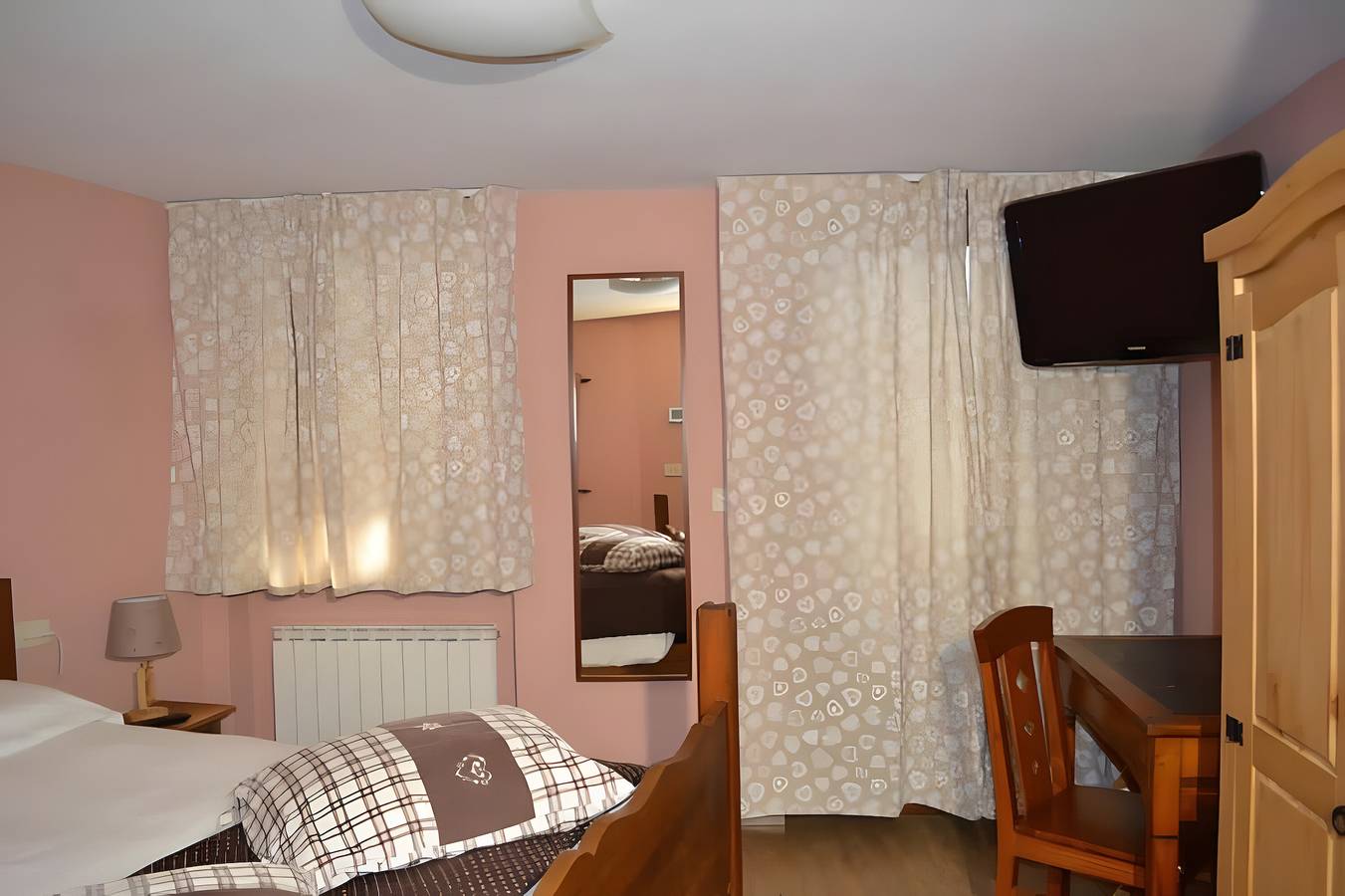 Chambre 'Maison Terme Relax Camera' avec Wi-Fi in Pré-Saint-Didier, Comune di Pré-Saint-Didier
