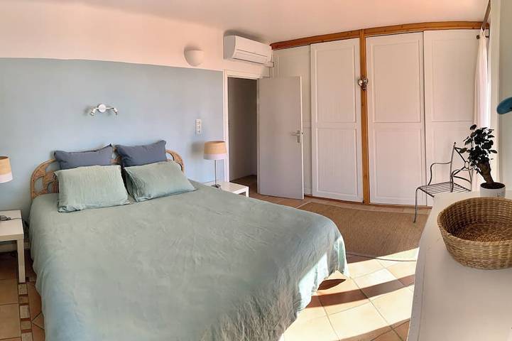 Villa with Sea and Mountains Panoramic breathtaking views. in Saint-Jeannet, Mediterranean Coast (France)