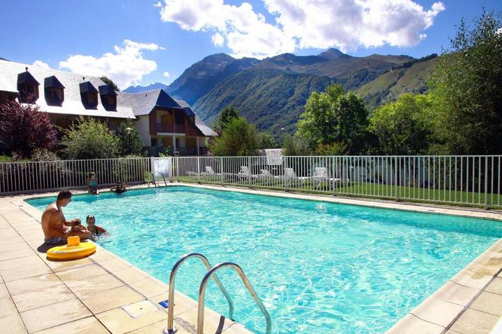 Appart’hôtel pour 4 personnes, avec Balcon et Terrasse ainsi que Jardin et Piscine