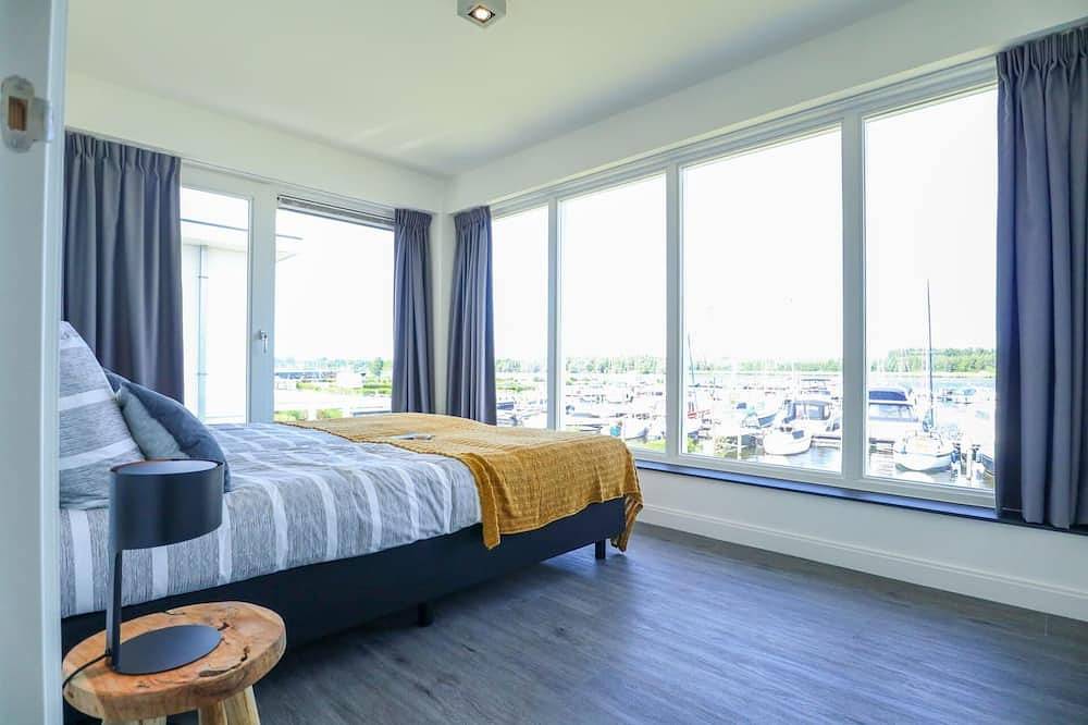Ferienhaus mit 4 Schlafzimmern und einer Terrasse in Nijkerk, Gelderland