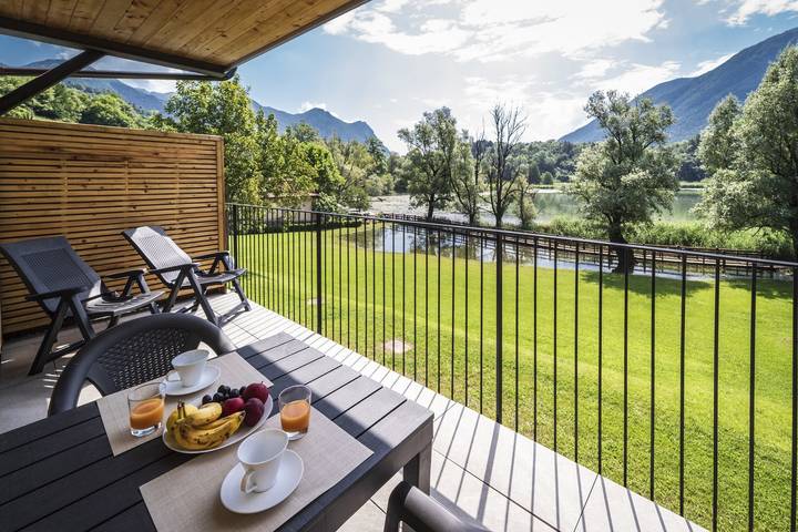 Ferienwohnung für 4 Personen, mit Balkon und Garten sowie Sauna und Seeblick am Luganersee