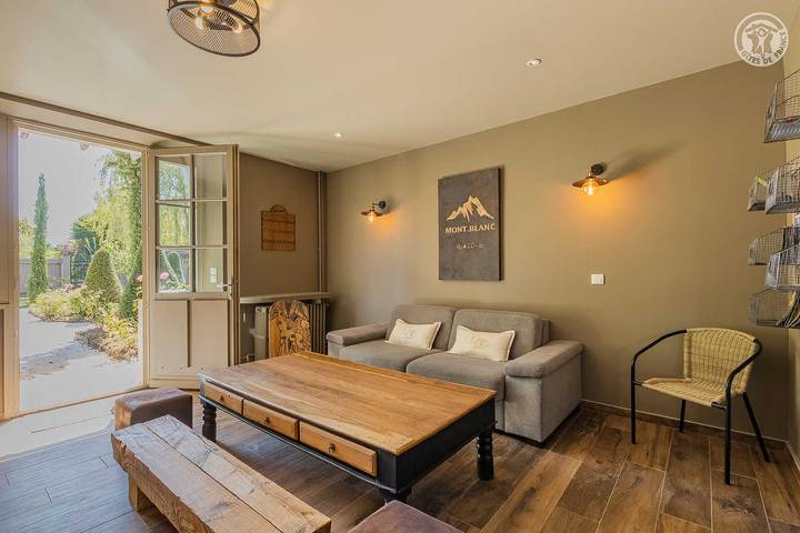 Gîte pour 10 personnes, avec jardin à Chambéry - 3