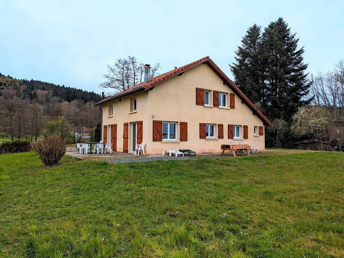 Gîte pour 10 personnes, avec Terrasse à Anould