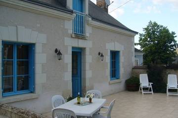 Gîte pour 5 personnes, avec terrasse à Mosnes