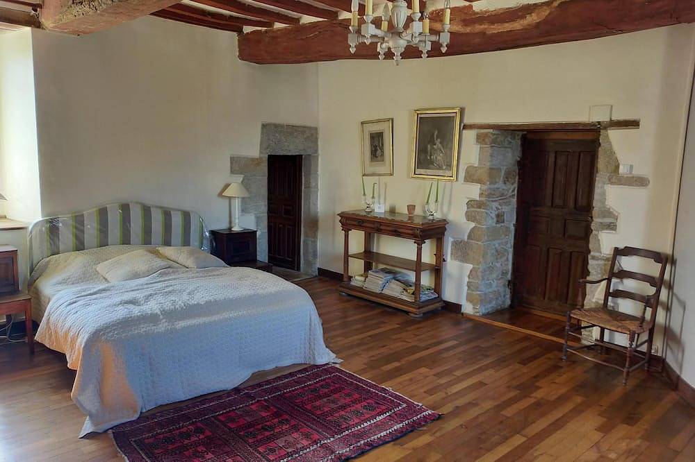 Propriété Familiale de Caractère, Dans un Manoir Breton in Theix, Côte des Mégalithes