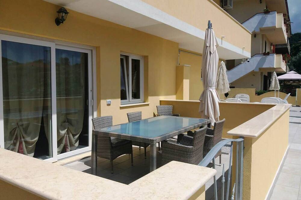 Ganze Wohnung, Tropea confortable three-room apartment with Pool 3 minutes from the Sea in Santa Domenica, Ricadi (gemeinde)