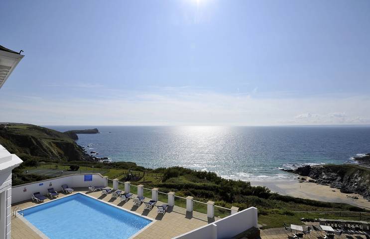 Cottage for 6 people, with pool and garden, with pets in Mullion