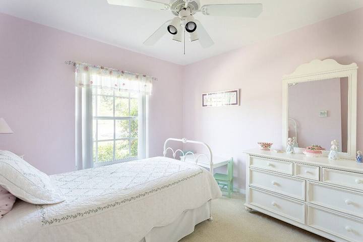 Vacation rental for 4 people, with yard and hot tub as well as pool in Estero