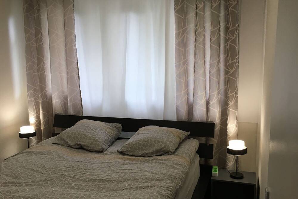 Entire apartment, Très Beaux 2 Pièces de 50m2 Proche Vélizy in Meudon, Hauts-de-Seine