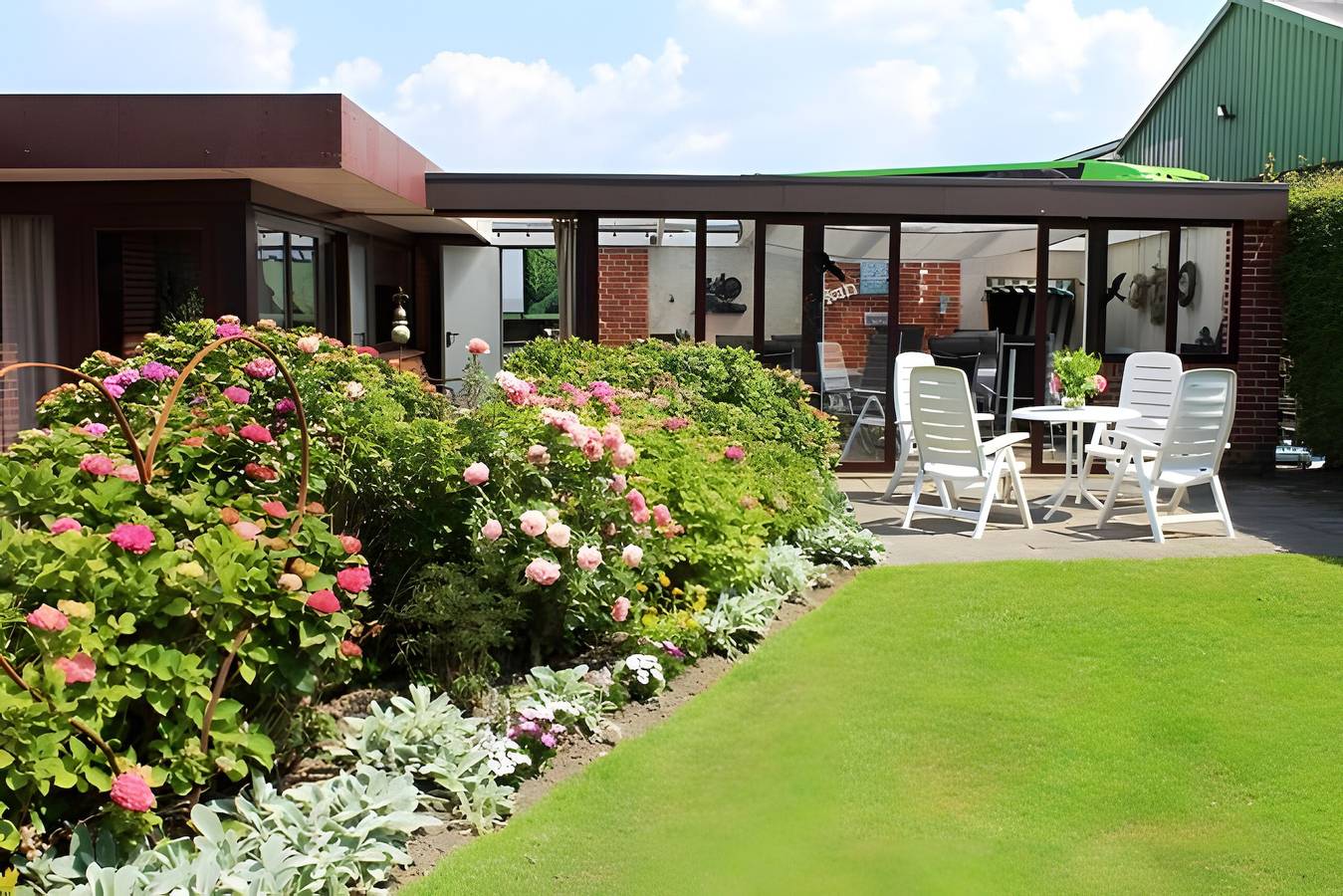 Ganze Wohnung, Ferienwohnung 'Küstenglück' mit gemeinsamer Terrasse, privatem Garten und Wi-Fi in Kronprinzenkoog, Nordseeküste