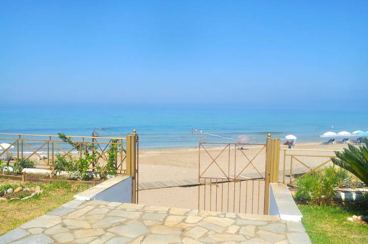 Gîte pour 2 personnes, avec Vue sur l’océan ainsi que Balcon/Terrasse et Jardin à Agios Gordios - 3