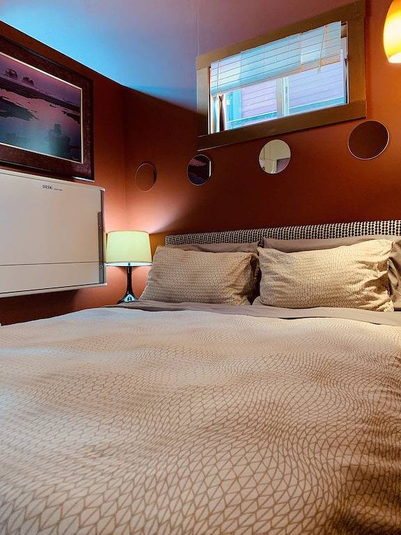 Alberta Arts Winziger roter Edelstein in Portland, Multnomah County