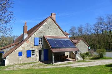 Gîte pour 4 personnes, avec sauna et jacuzzi ainsi que terrasse et jardin à Bransat