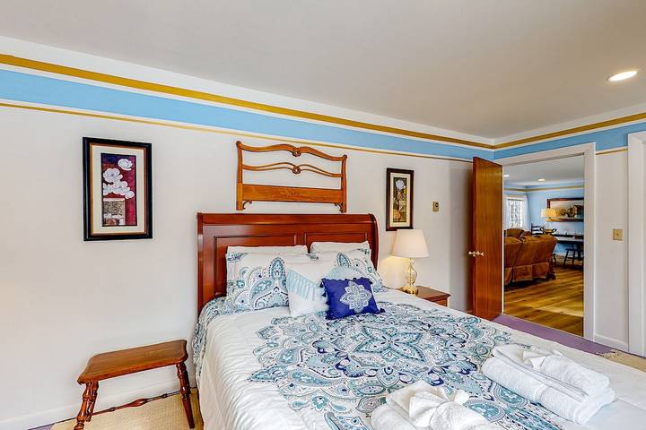 Vacation house for 6 people, with terrace and yard in Maine