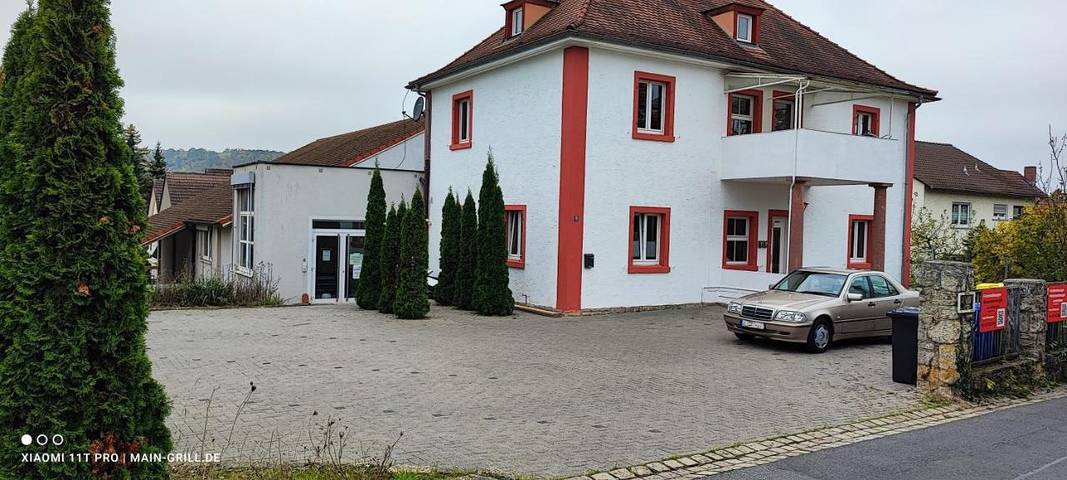 Ferienhaus für 22 Personen, mit Balkon und Terrasse sowie Garten und Ausblick in Veitshöchheim