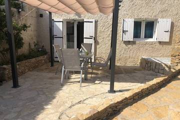Gîte pour 4 personnes, avec jardin et terrasse, animaux acceptés à Carnoux-en-Provence