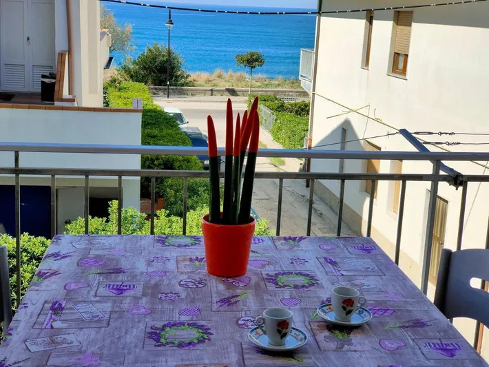 Holiday apartment for 3 people, with balcony and view - 1