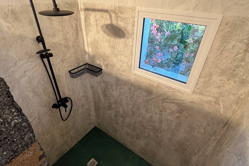 Double room with shared bathrooms and kitchen in Vitamin Sea Guesthouse in Lajares, La Oliva