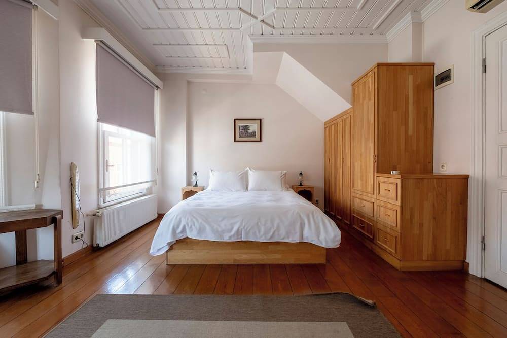 3Br House w Private Terrace - 3 Bathrooms - 5 Min to Blue Mosque & Hagia Sophia in Fatih, Istanbul