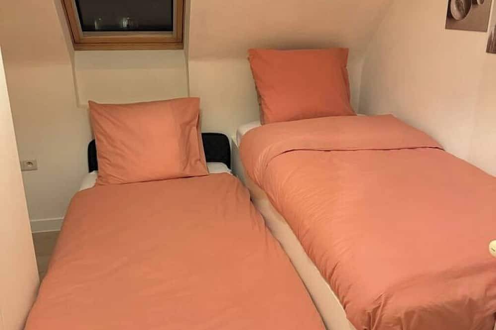 Ganze Wohnung, Stylish loft apartment in the center, facing the park. in Maldegem, Ostflandern