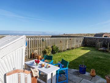 Holiday Rental for 8 People in Barrow-in-Furness, Cumbria, Photo 4