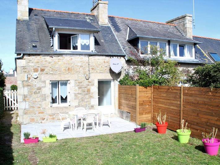 Ferienhaus für 4 Personen, mit Terrasse und Garten in Trégastel