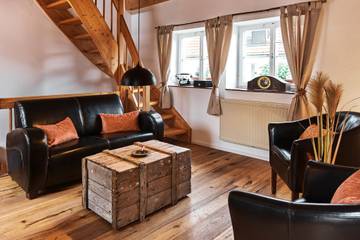 Ferienhaus für 8 Personen, mit Terrasse und Balkon/Terrasse sowie Sauna, kinderfreundlich in Naturpark Obere Donau