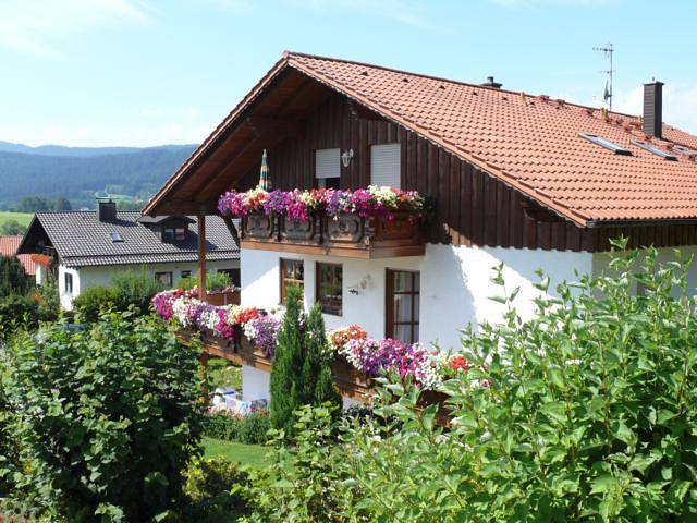 Ferienwohnung für 2 Personen, mit Balkon und Balkon/Terrasse sowie Garten in Regen (Ostbayern)